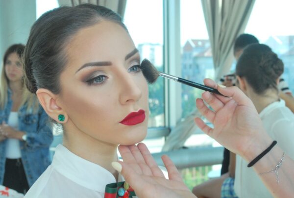 Iveta Maćerak - profesionalna šminka u Novom Sadu